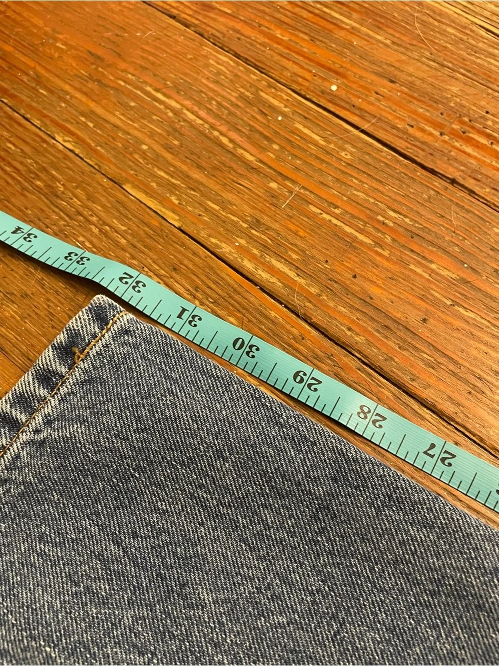 Vintage 1999 Levis 550 Medium Stonewash Jeans M110 Button Assembled DR US Cut